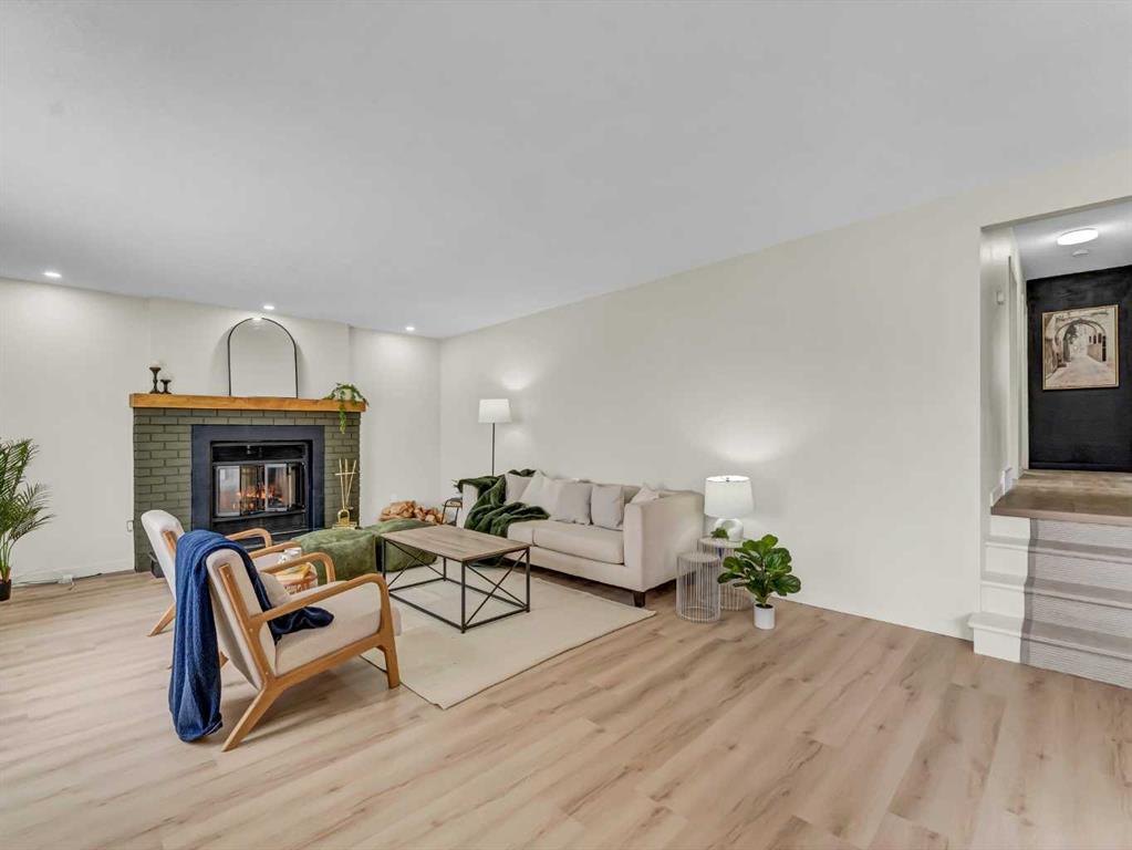 Picture for 228 12 Street NW