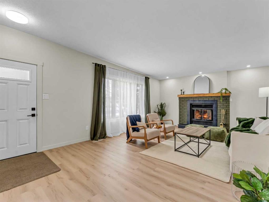 Picture for 228 12 Street NW