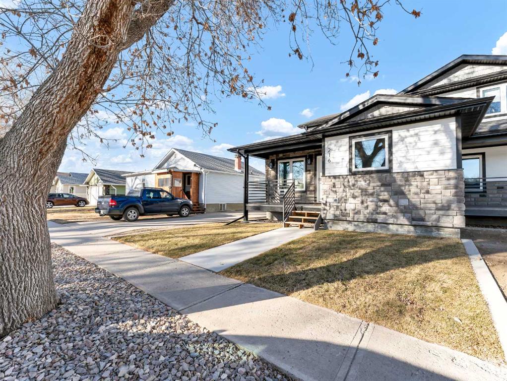 Picture for 216 2 Street NW