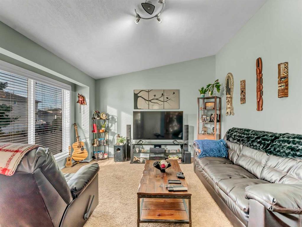 Picture for 135 Sage Close SE