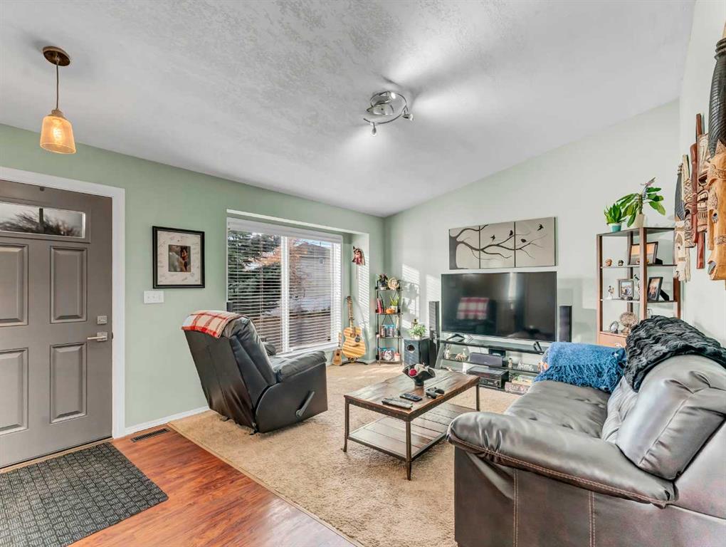 Picture for 135 Sage Close SE