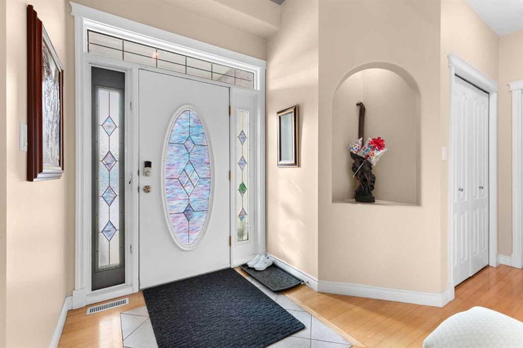 Picture for 22 Turner Crescent SE