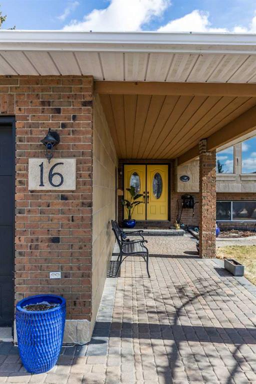 Picture for 16 Rossland Court SE