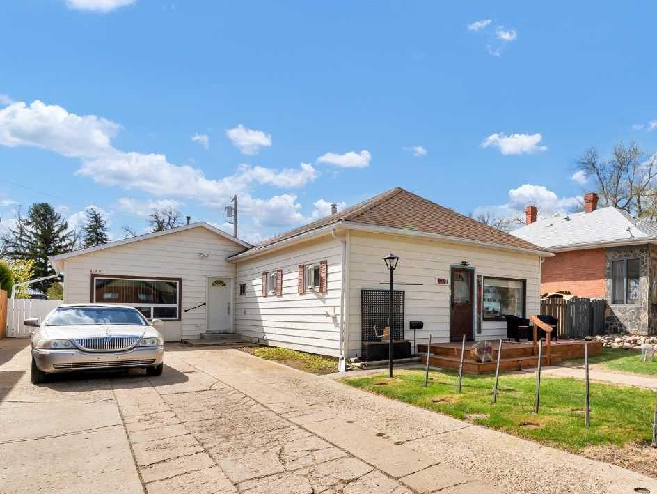 Picture for 819B 3 Street SE