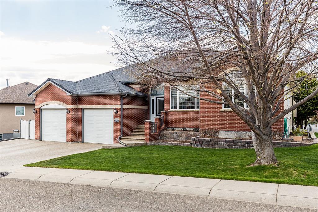 Picture for 119 Perry Crescent NE