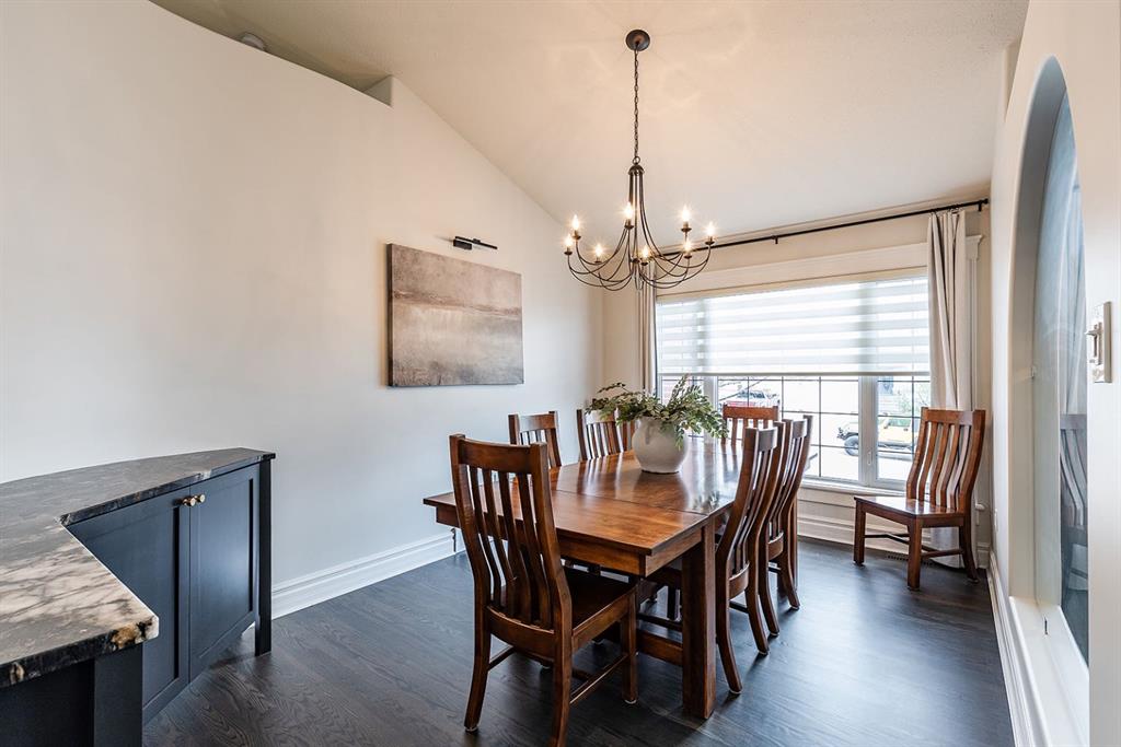 Picture for 119 Perry Crescent NE