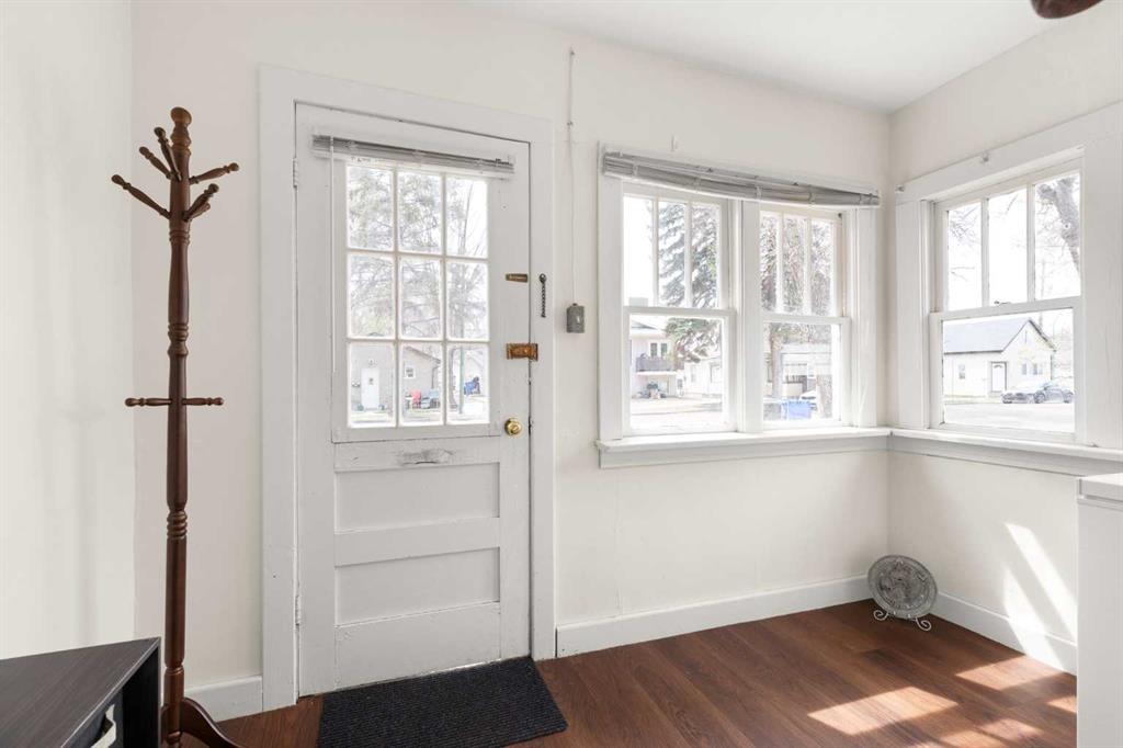 Picture for 946 Queen Street SE