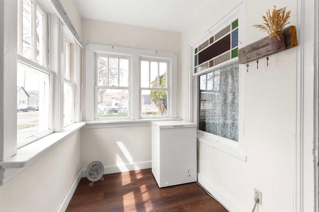 Picture for 946 Queen Street SE