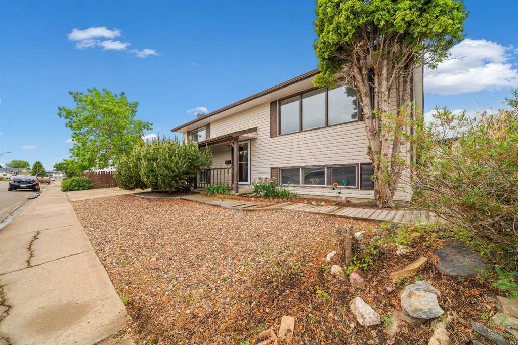 Picture for 14 Rossdale Avenue SE
