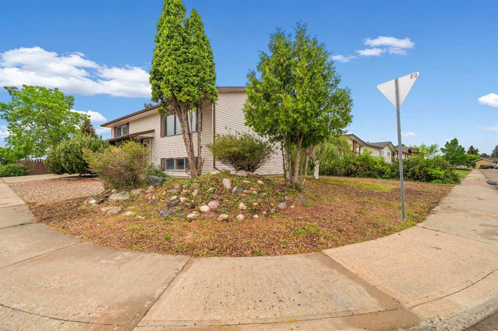 Picture for 14 Rossdale Avenue SE