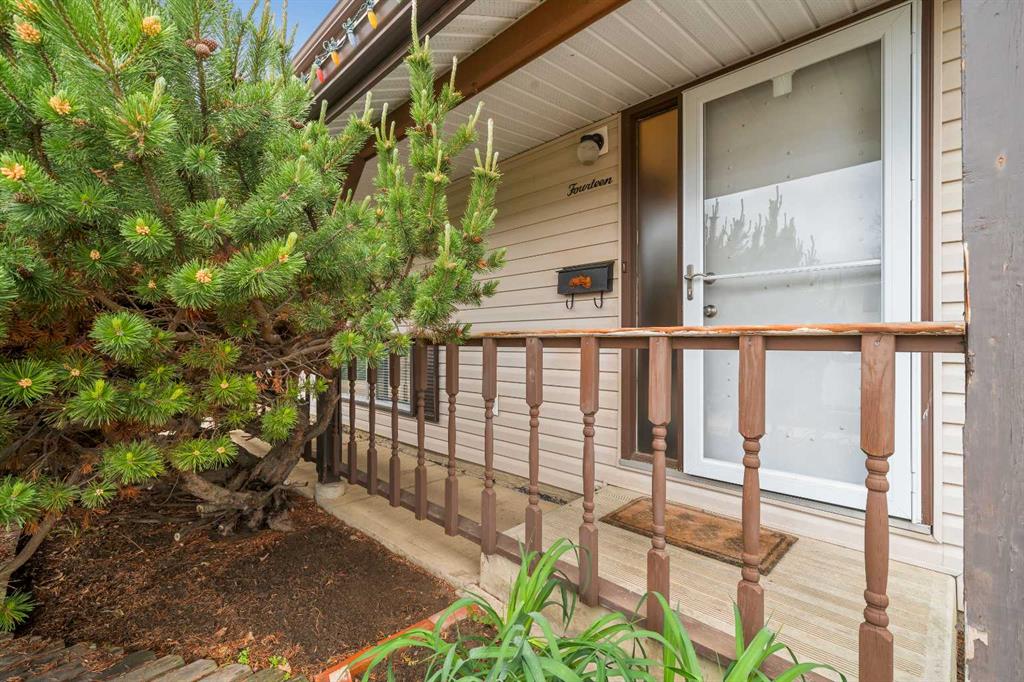 Picture for 14 Rossdale Avenue SE
