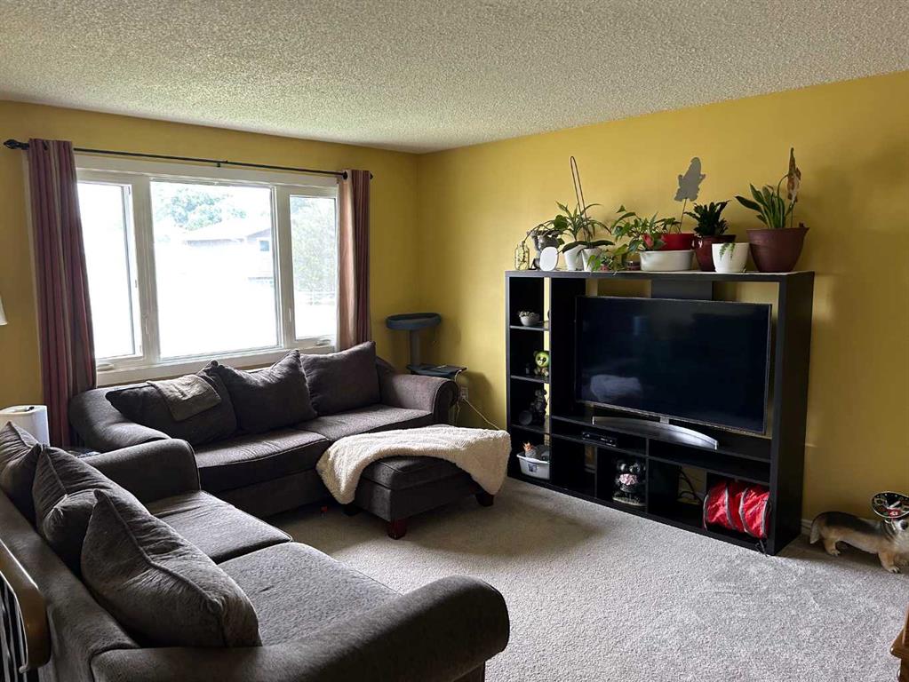 Picture for 449 20 Street NE