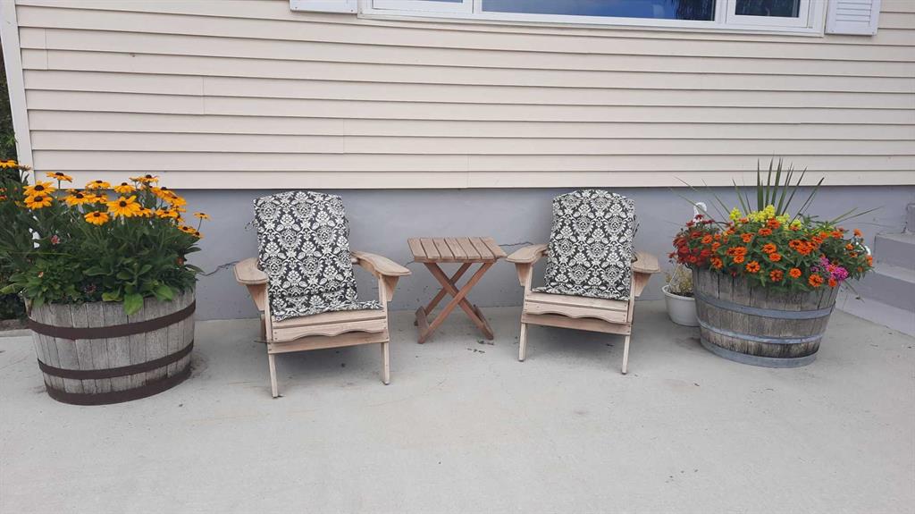 Picture for 409 9 Street E