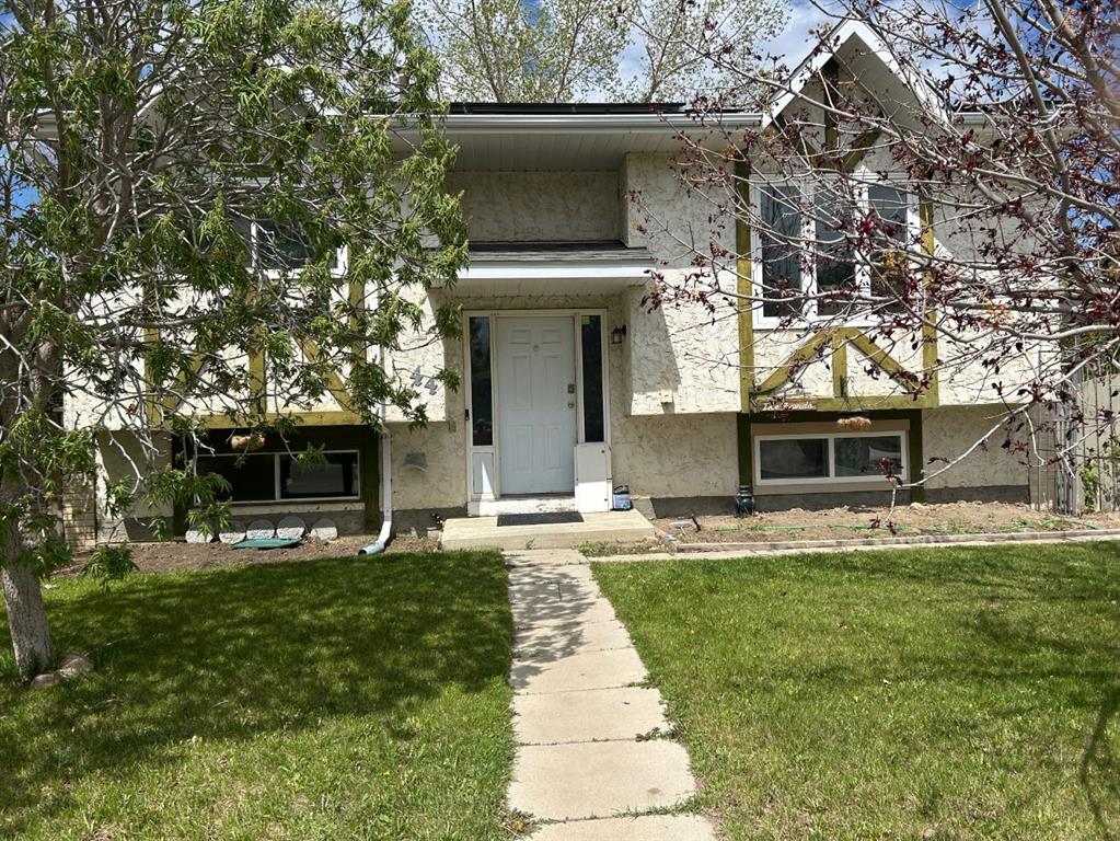 Picture for 44 Wildrose Crescent W