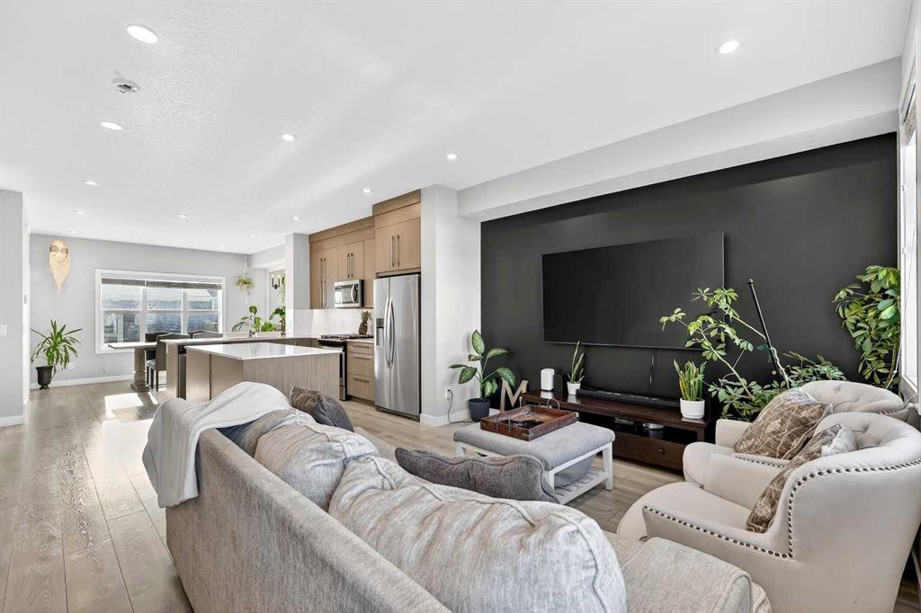 Picture for 472 WEST LAKEVIEW Drive 