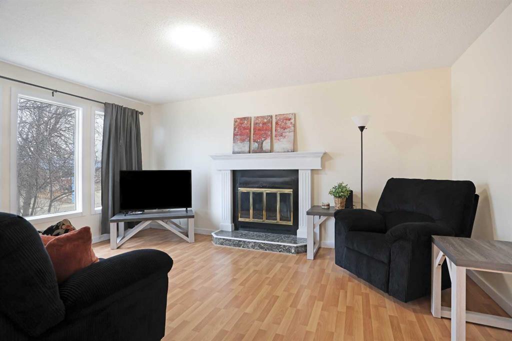 Picture for 63 Ash Street W