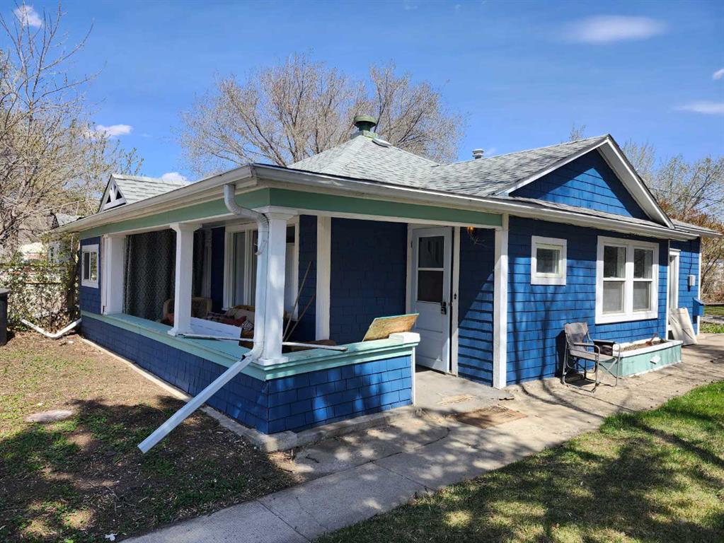 Picture for 148 3 Street W