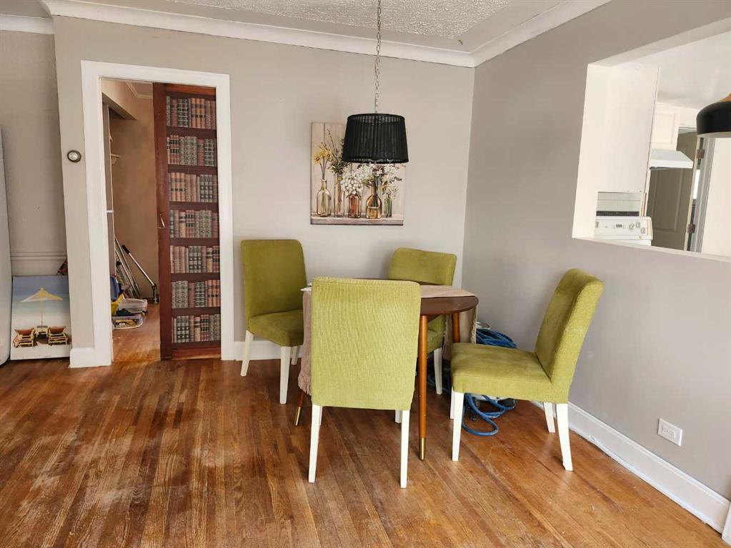 Picture for 148 3 Street W