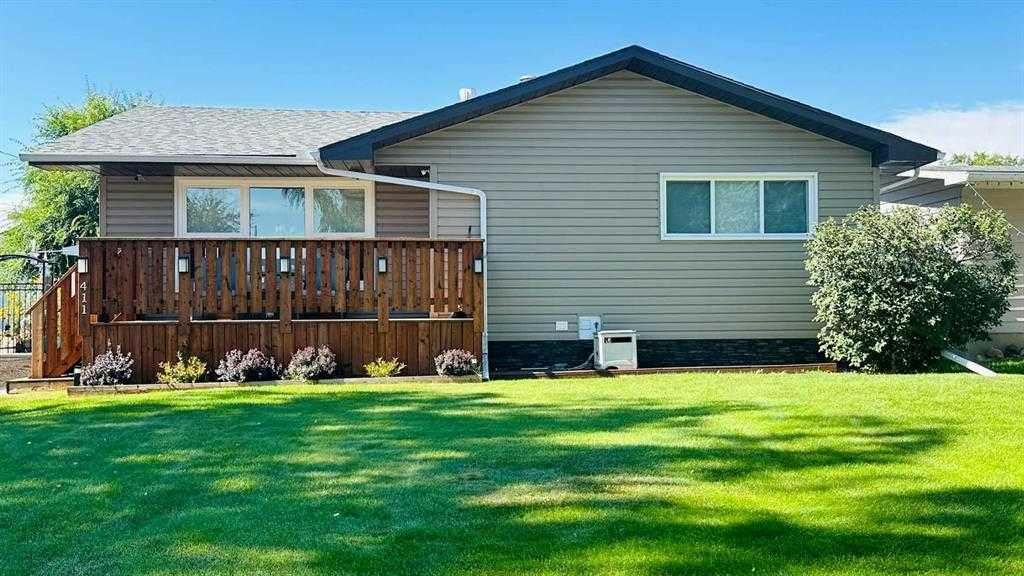 Picture for 411 8 Street E  
