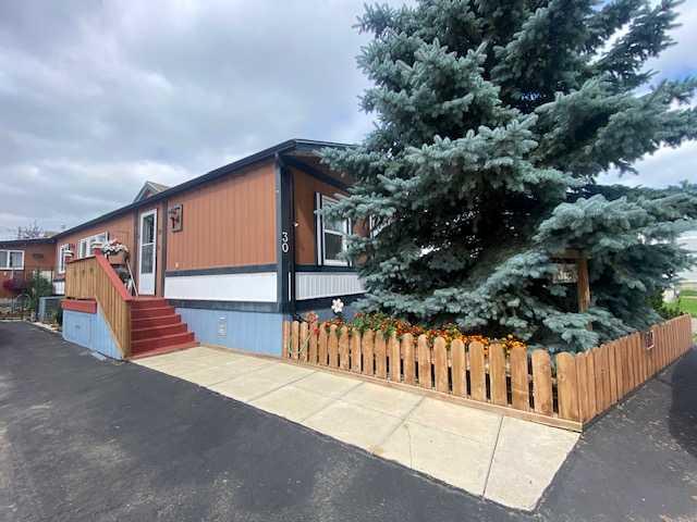 Picture for 30 Lake Stafford Crescent E