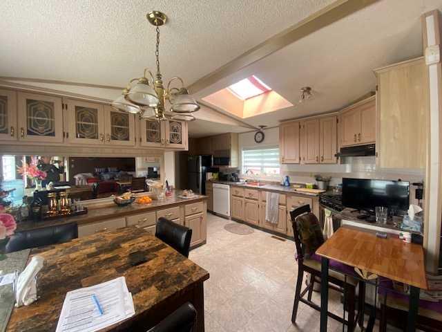 Picture for 30 Lake Stafford Crescent E