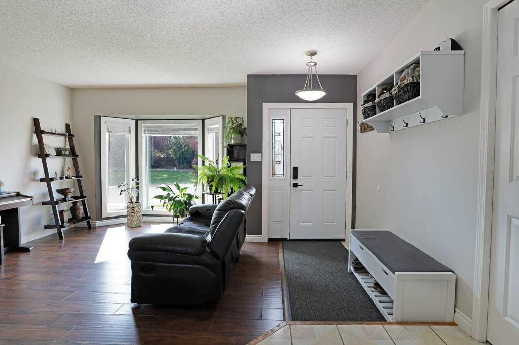 Picture for 65 Parkland Way E