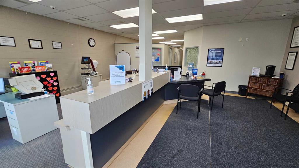 Picture for 5016 Victoria Avenue 