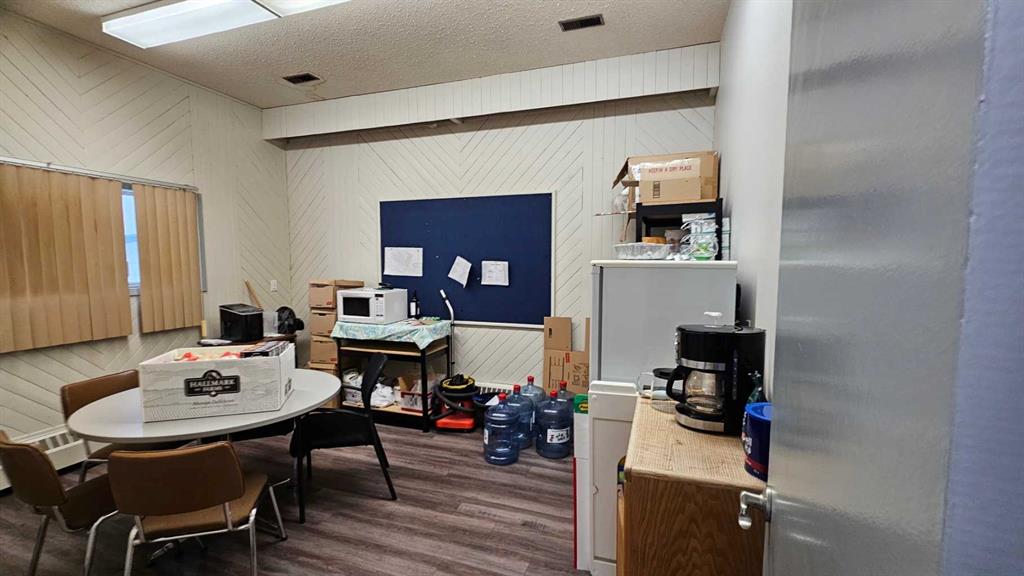 Picture for 5016 Victoria Avenue 