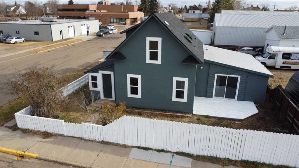 Picture for 306 1 Street W