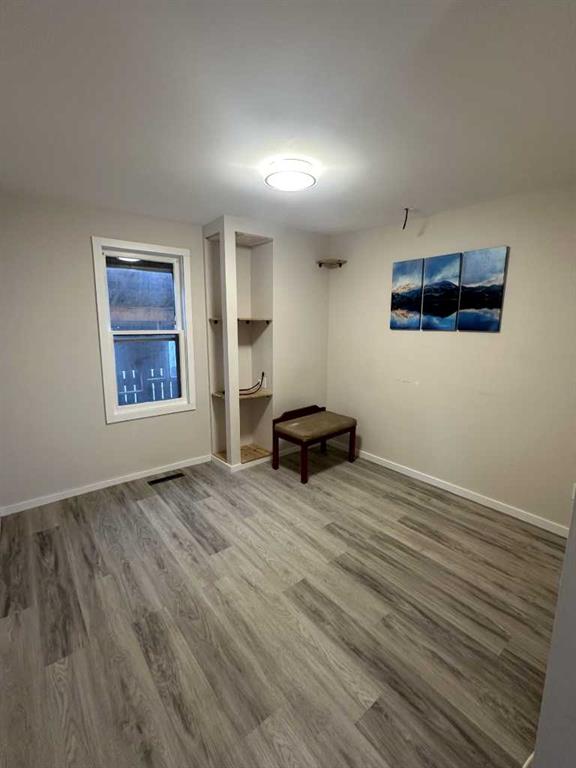 Picture for 306 1 Street W