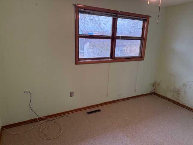 Picture for 677 7 Avenue E