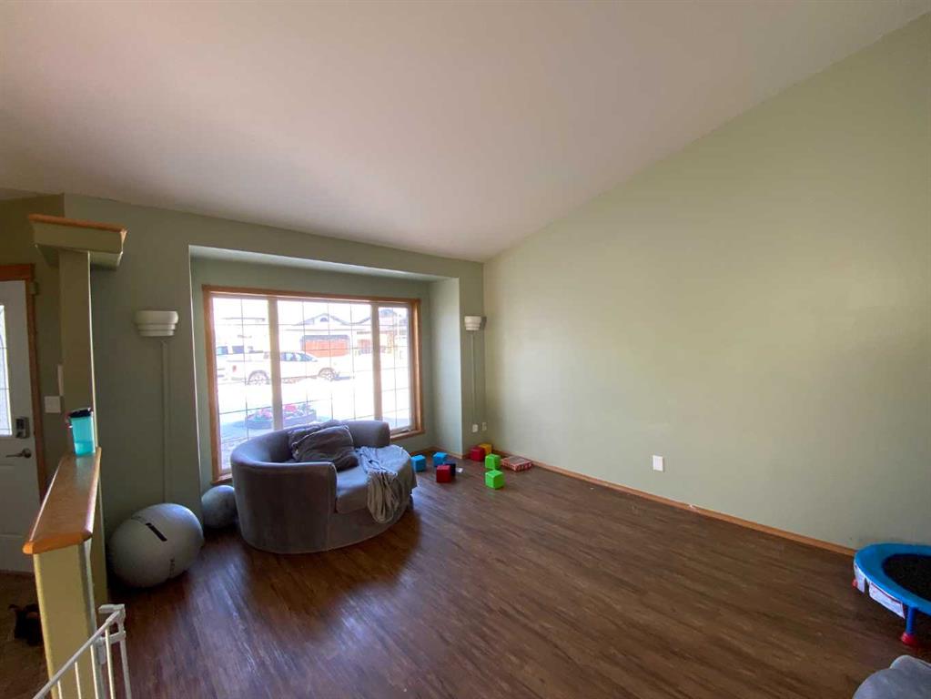 Picture for 12 Pleasant Park Place W