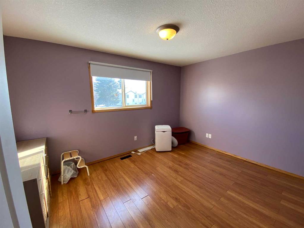 Picture for 12 Pleasant Park Place W