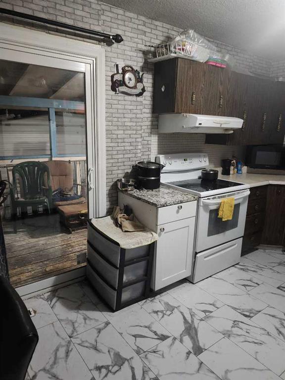 Picture for 424 2 Street W