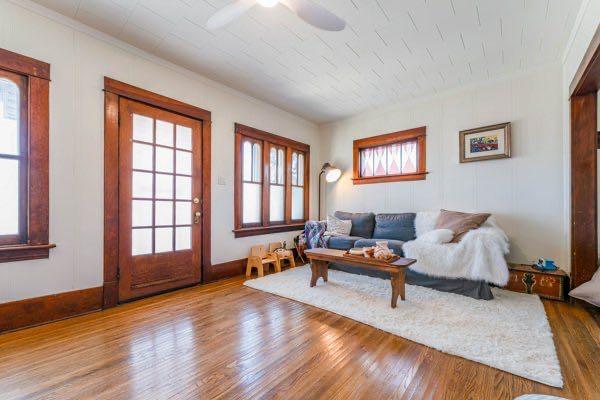 Picture for 618 5 Street E