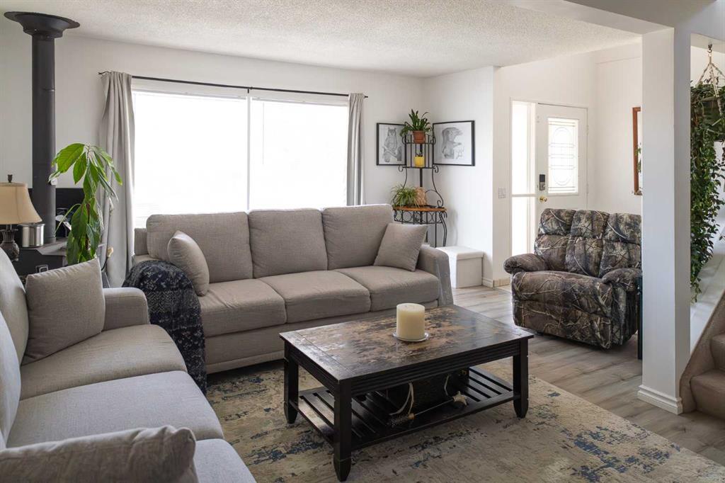 Picture for 283 Abinger Crescent NE