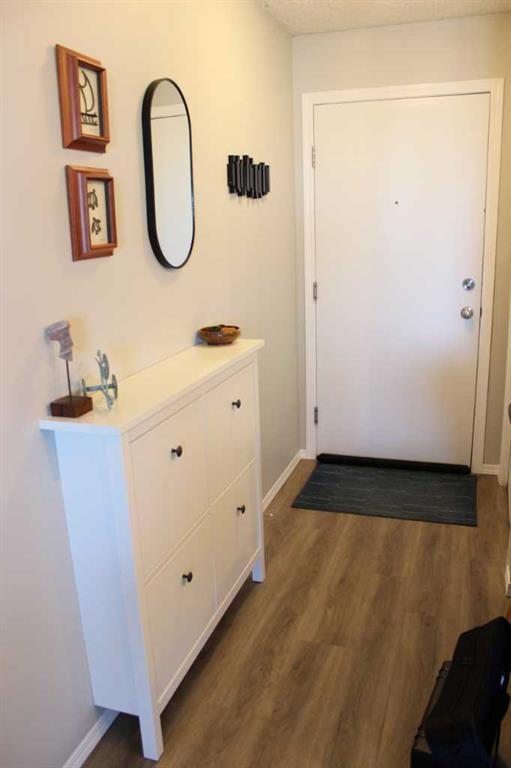 Picture for 312, 204 17 Street E