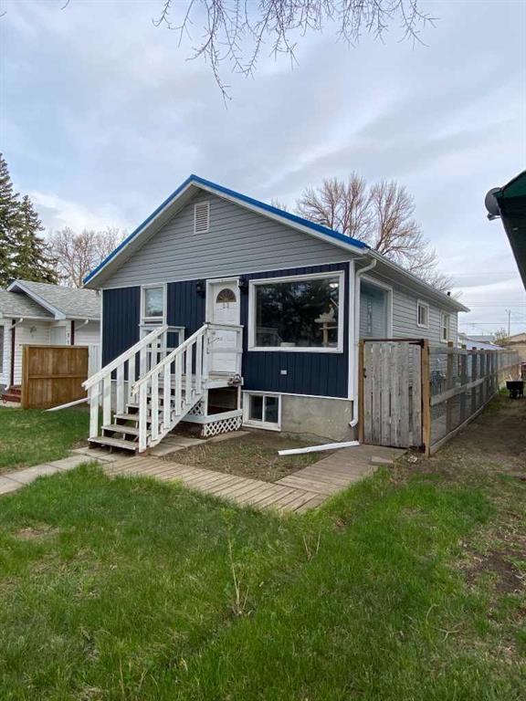 Picture for 23 Pine Avenue W