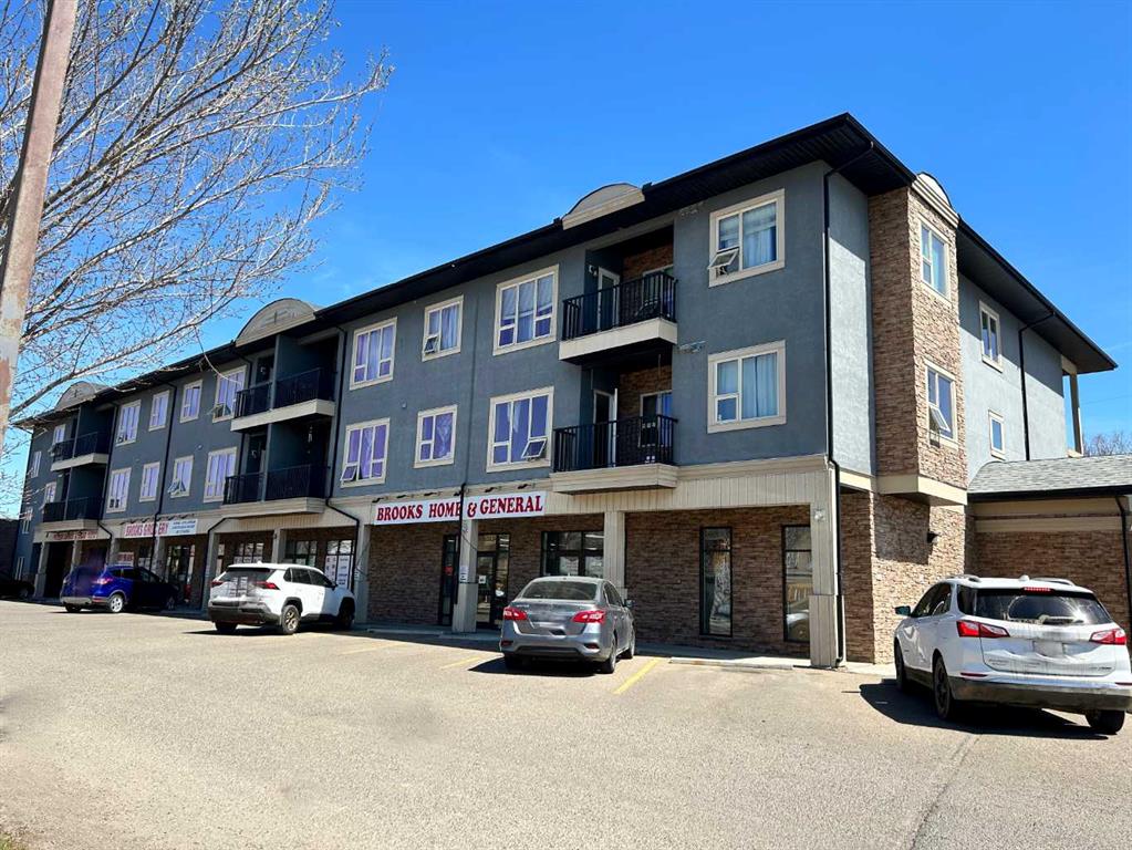 Picture for 17, 330 2 Street W