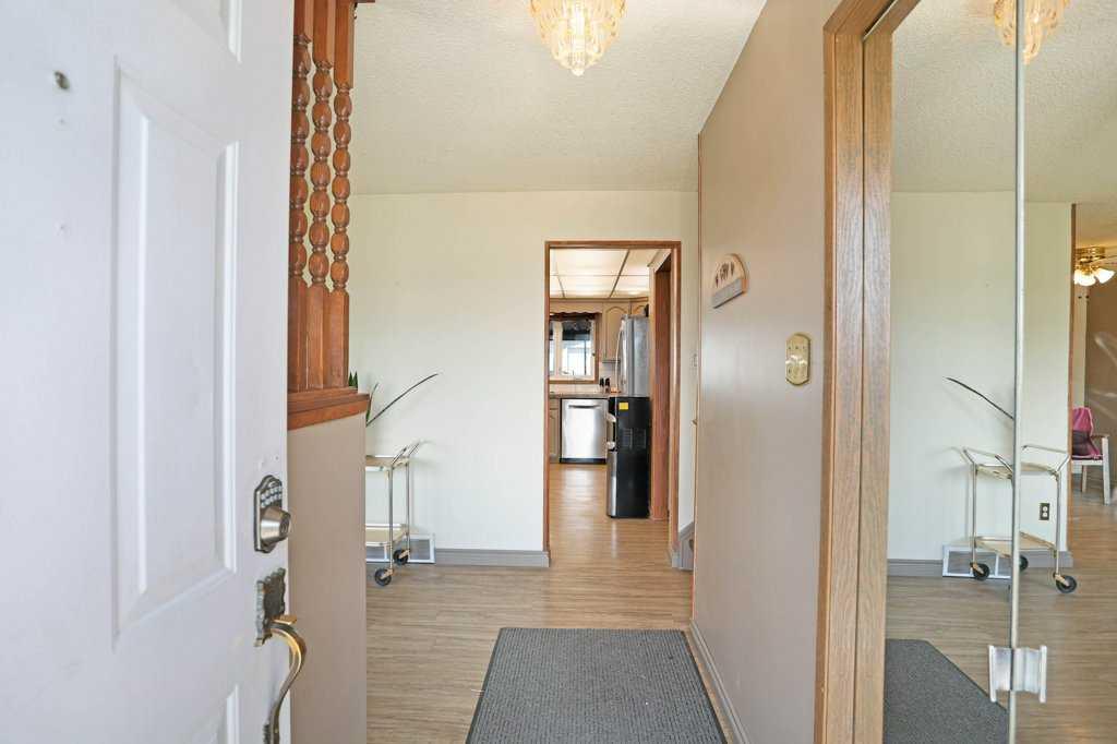 Picture for 24 Lake Stafford Drive E