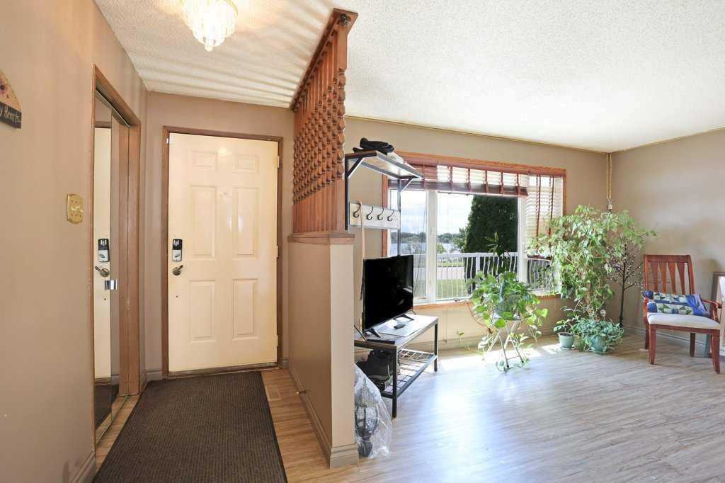 Picture for 24 Lake Stafford Drive E