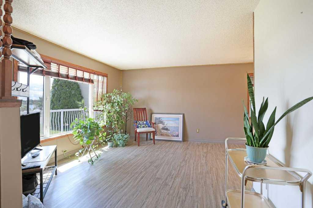 Picture for 24 Lake Stafford Drive E