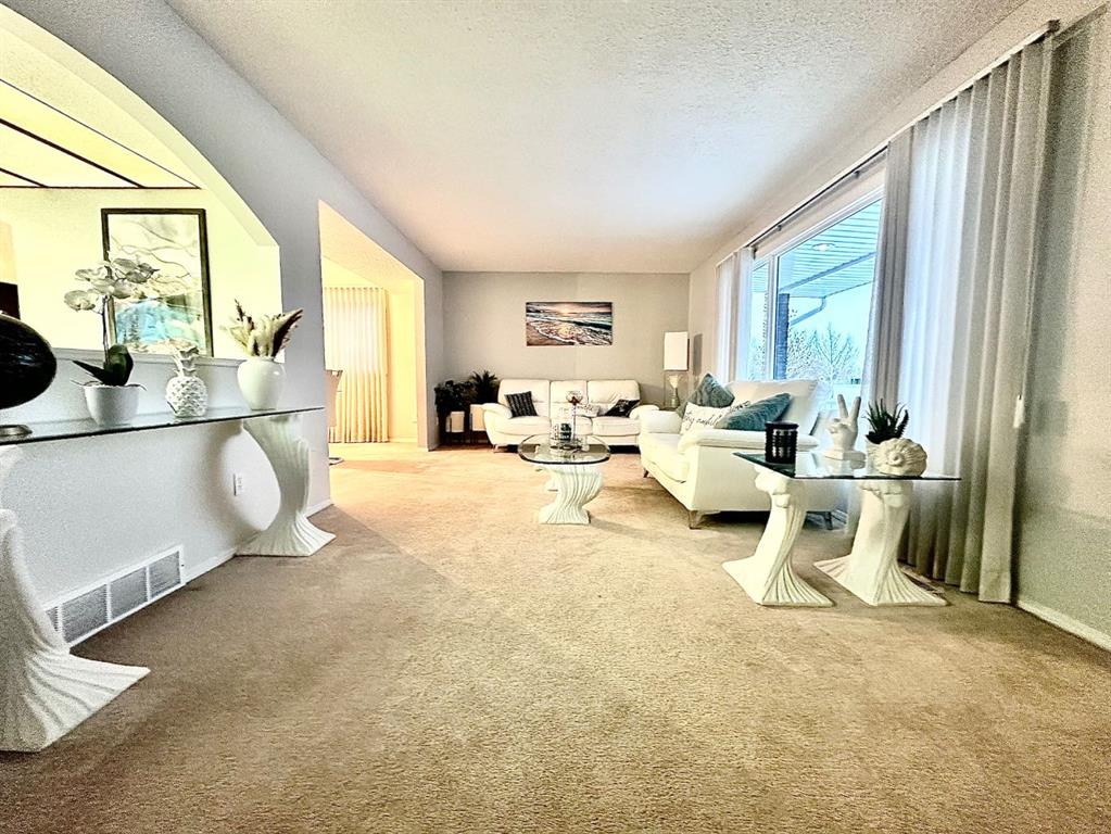 Picture for 1120 2 Avenue E