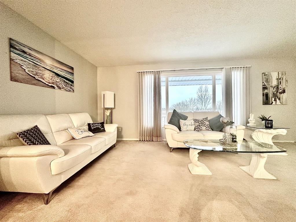 Picture for 1120 2 Avenue E