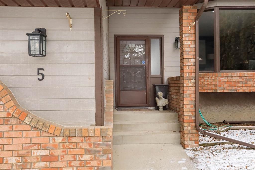 Picture for 5 Fairview Crescent E