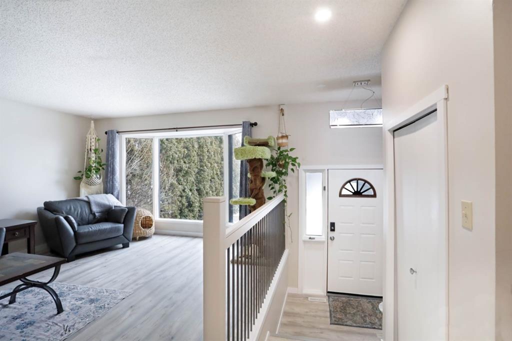 Picture for 5 Fairview Crescent E