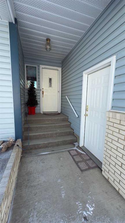 Picture for 317 6 Avenue W