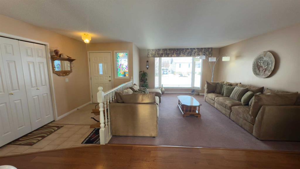 Picture for 317 6 Avenue W