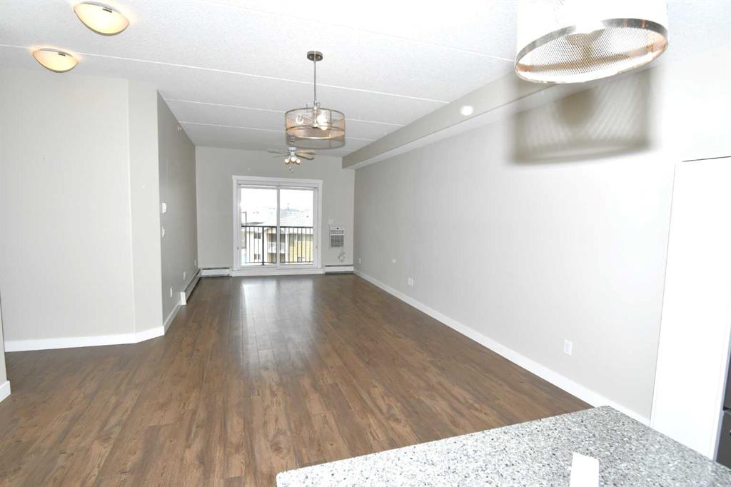 Picture for 306, 499 Meadow Lake Court 