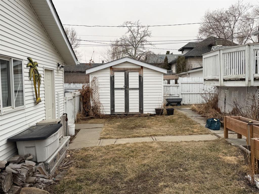 Picture for 706 2 Street SE  